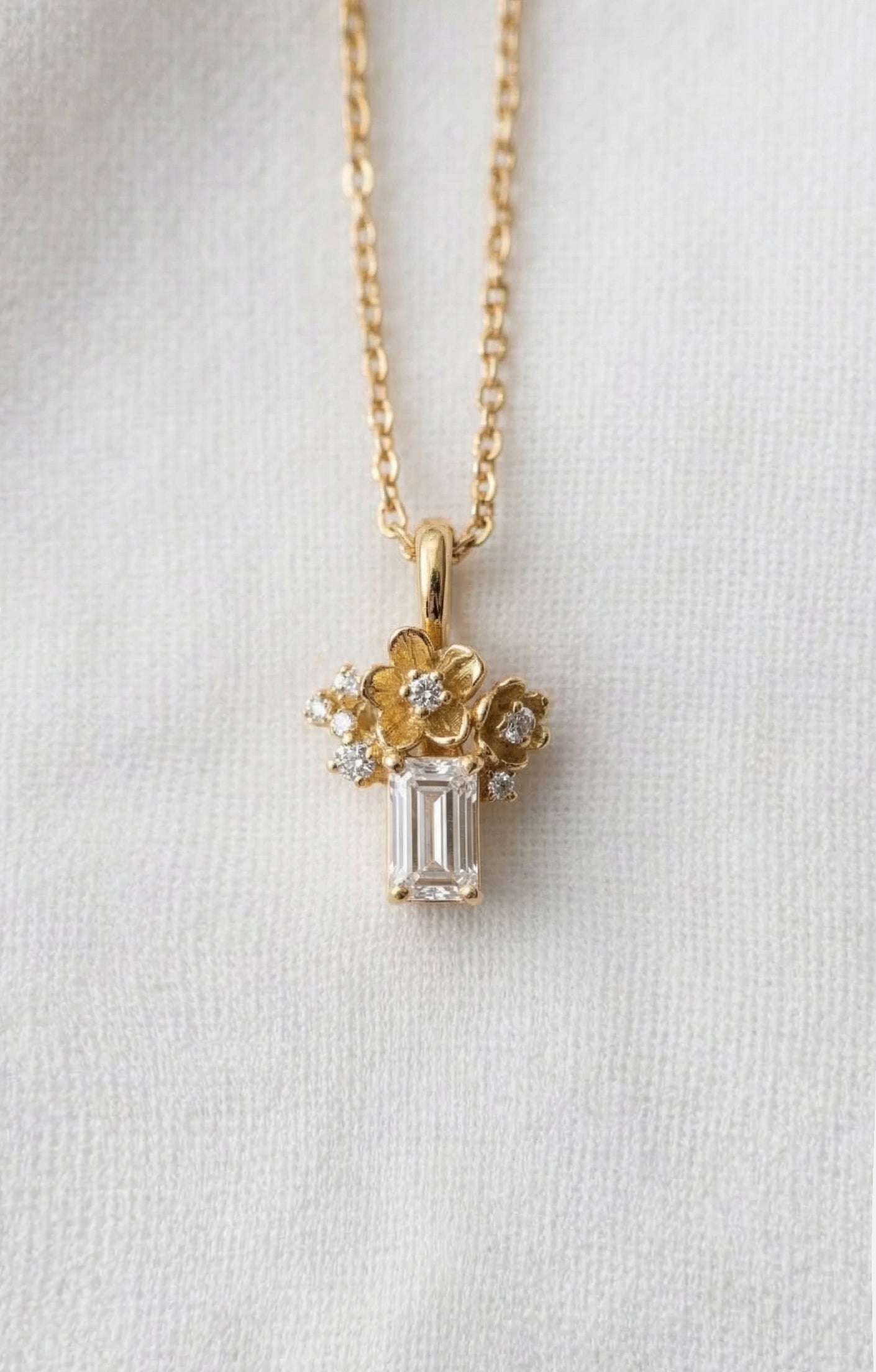 14K Gold Diamond Flower Pendant