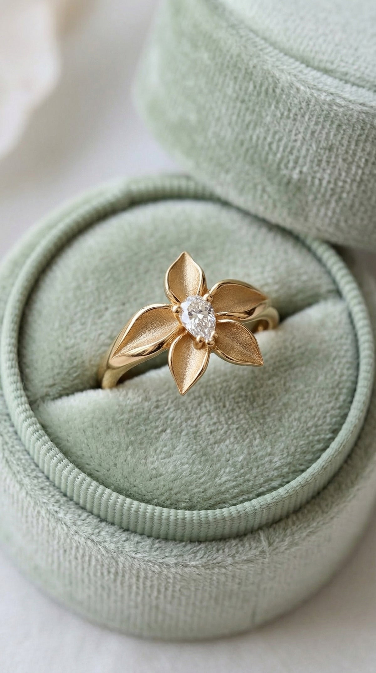 14K Gold Diamond Flower Ring