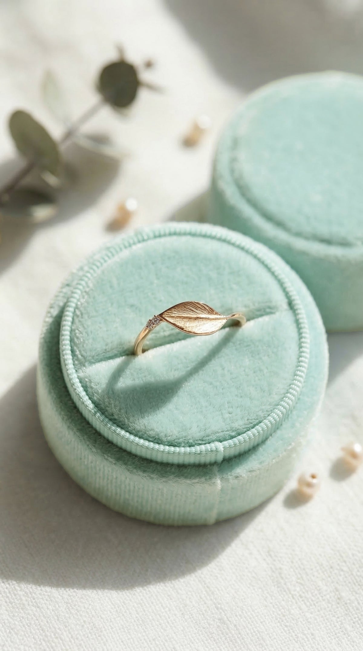 14K Gold Leaf Diamond Ring