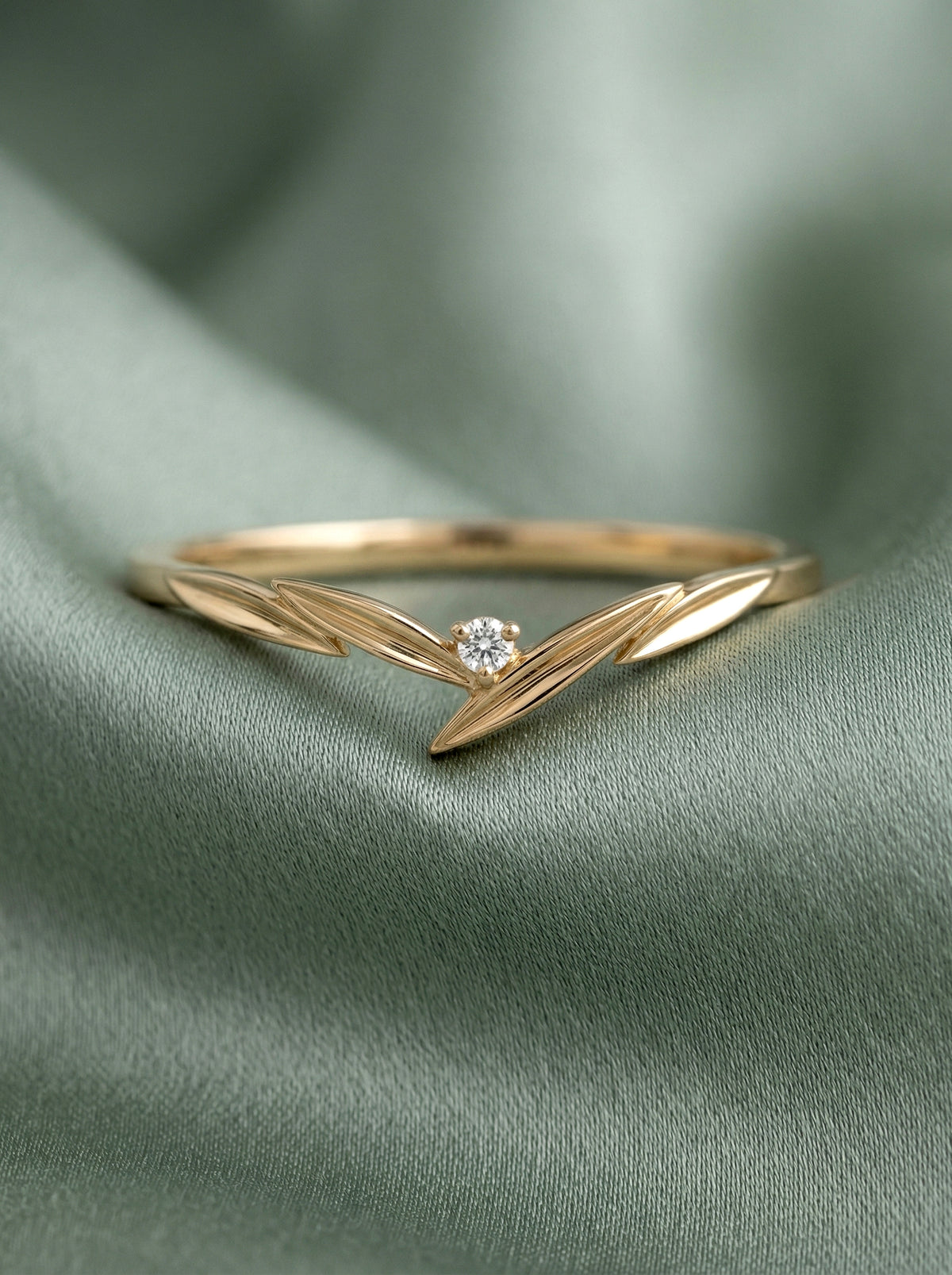 14K Gold Minimalist Leaf Wedding Band