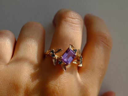 14K Solid Gold Alexandrite Ring, setting detail