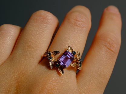 14K Solid Gold Alexandrite Ring, band detail