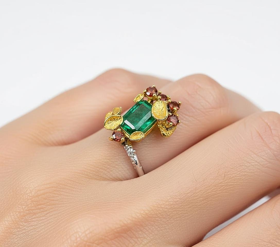 14K Solid Gold Emerald Ring, side view