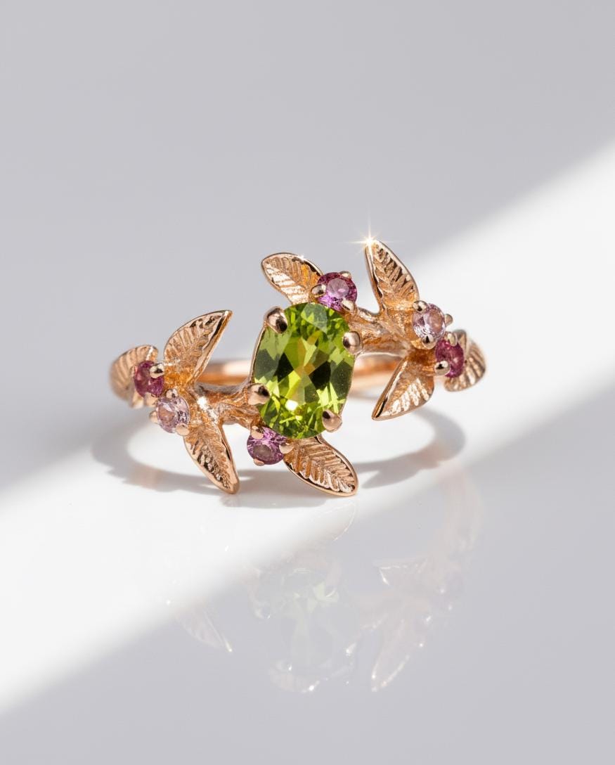 14K Solid Gold Green Peridot Spinel Ring, texture close-up