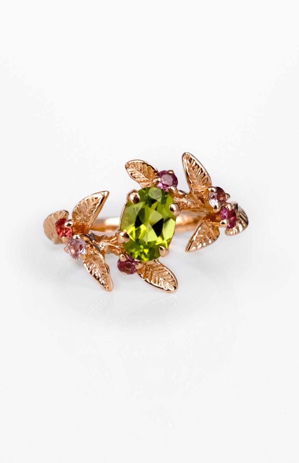 14K Solid Gold Green Peridot Spinel Ring, band detail
