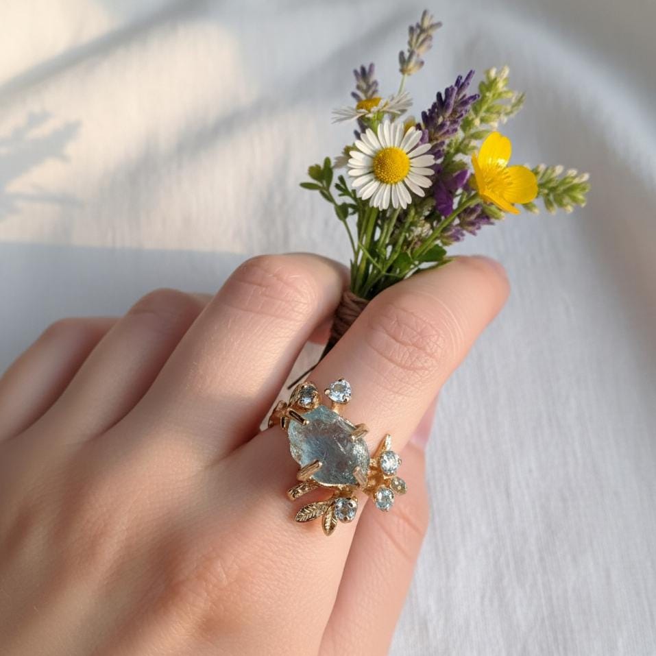 14K Solid Gold Raw Aquamarine Ring, texture close-up