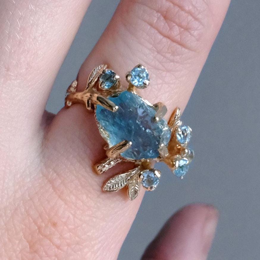14K Solid Gold Raw Aquamarine Ring, close-up detail