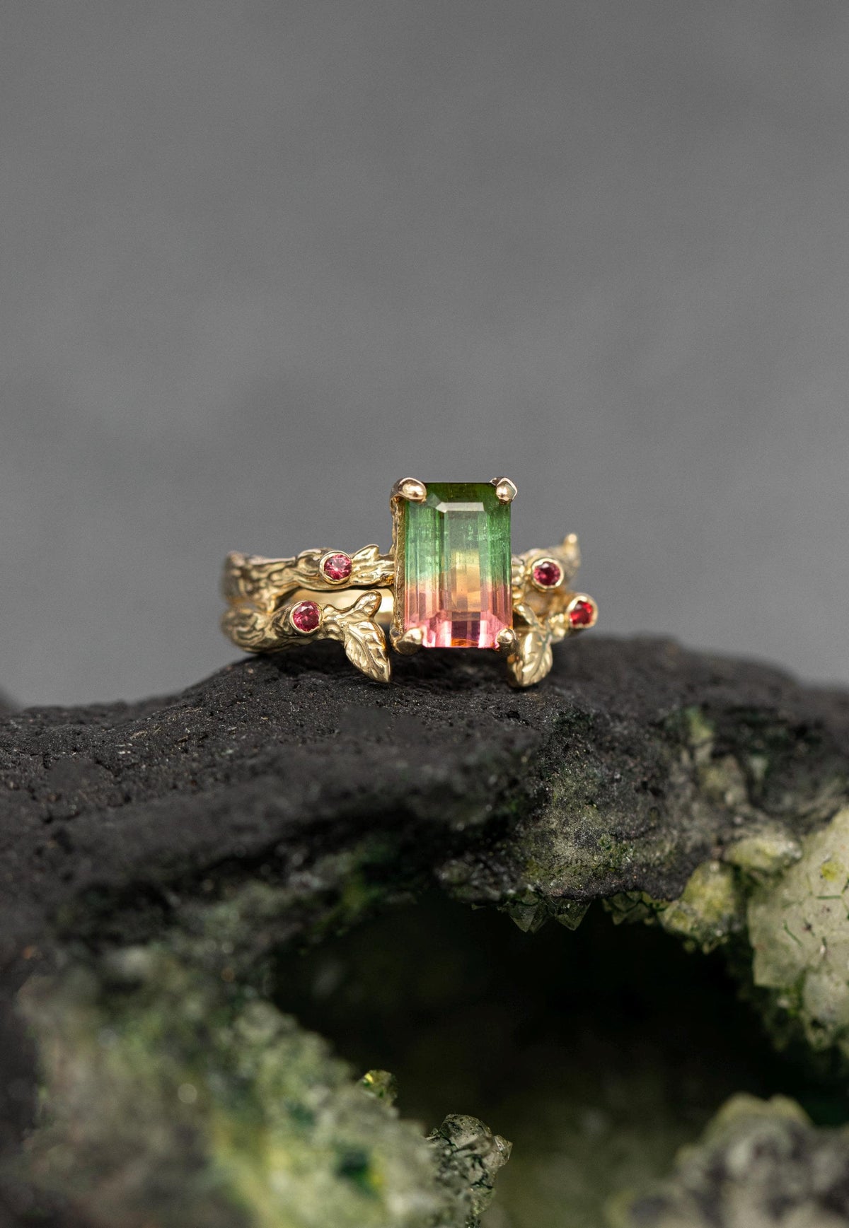 14K Solid Gold Watermelon Tourmaline Ring Set, texture close-up