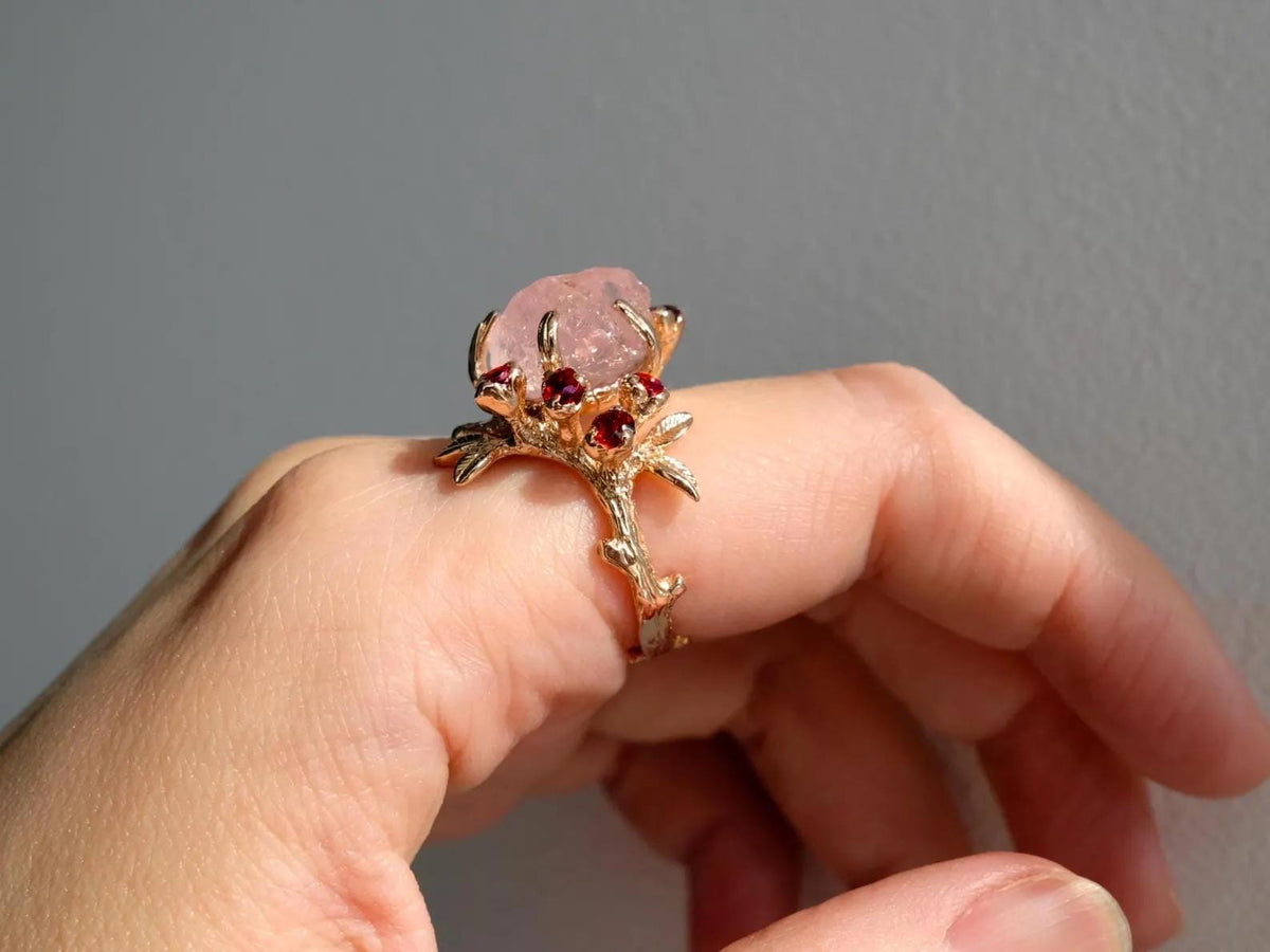 14K Solid Gold Pink Morganite Ring, close-up detail