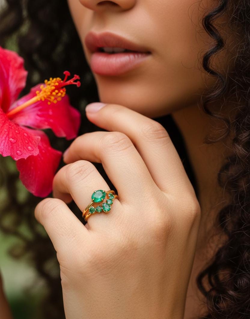 18K Solid Gold Emerald Ring Set, close-up detail
