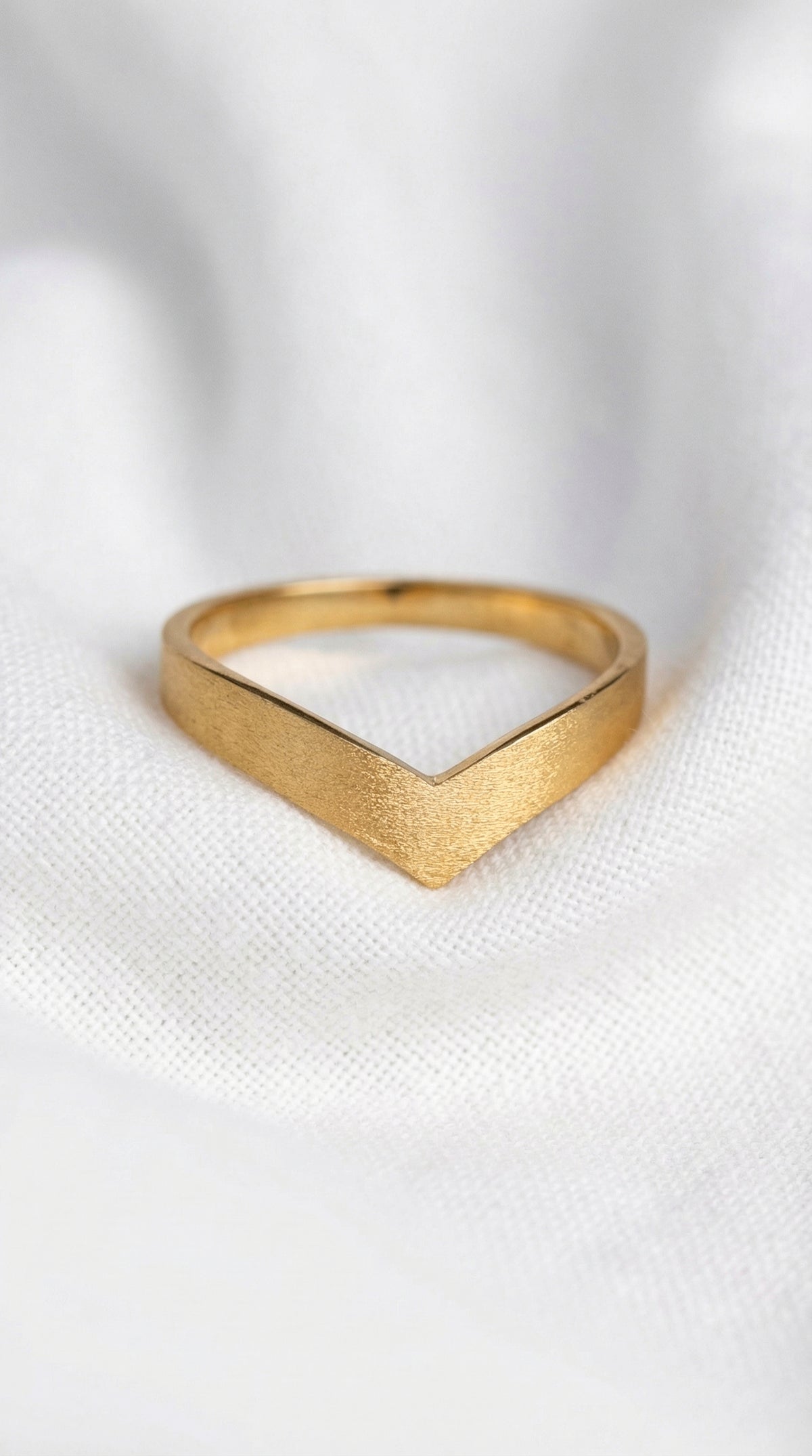 18K solid gold chevron v shape brushed ring