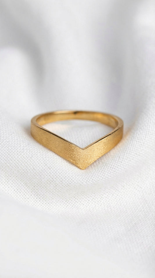 18K solid gold chevron v shape brushed ring