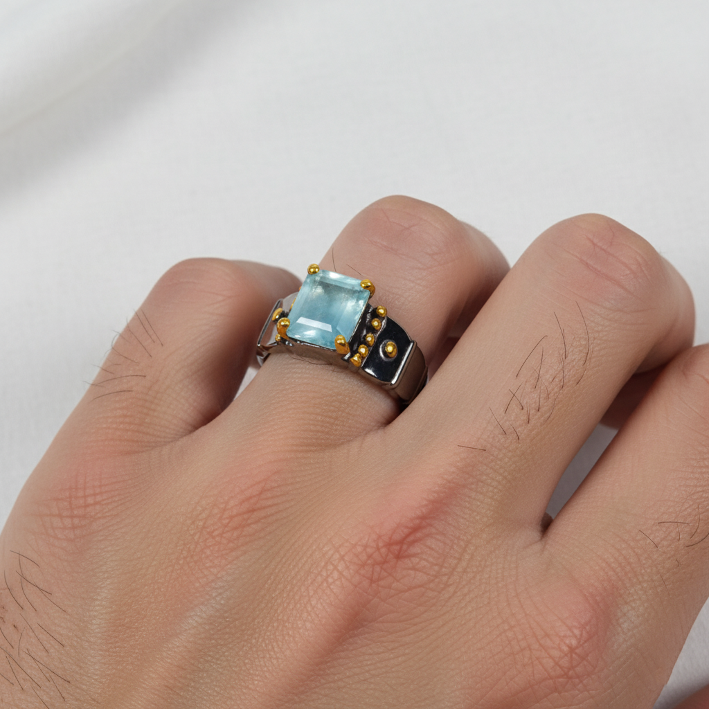 925 Sterling Silver Blue Aquamarine Ring, close-up detail