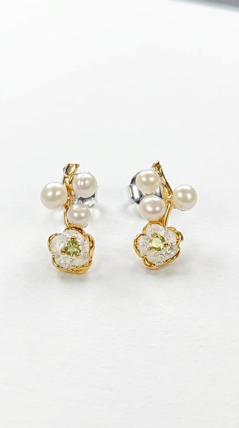 925 Silver Pearl Flower Earrings, stone or metal detail