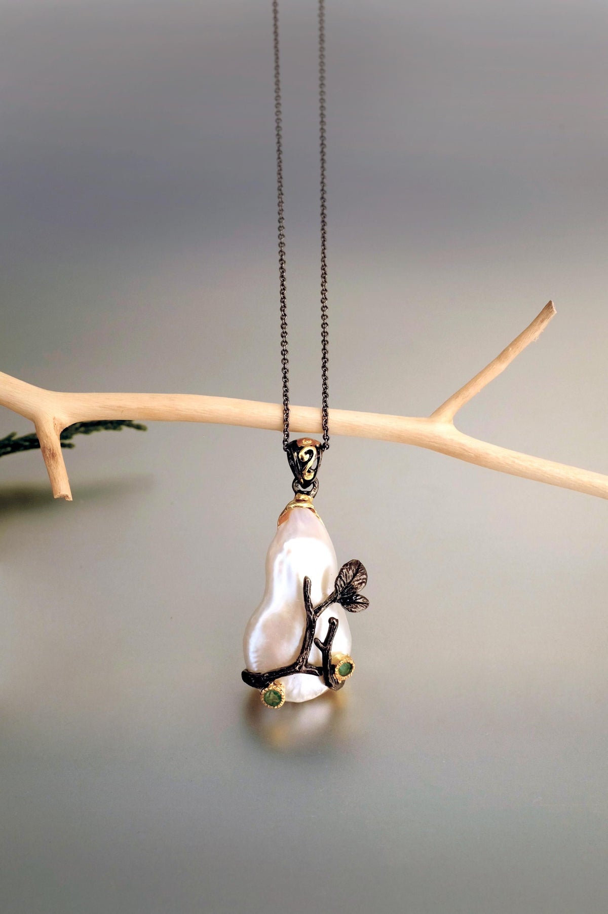 925 Sterling Silver Freshwater Pearl Necklace, texture close-up