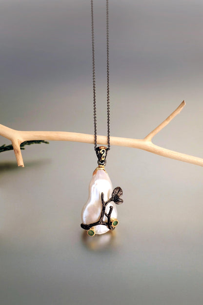 925 Sterling Silver Freshwater Pearl Necklace, texture close-up