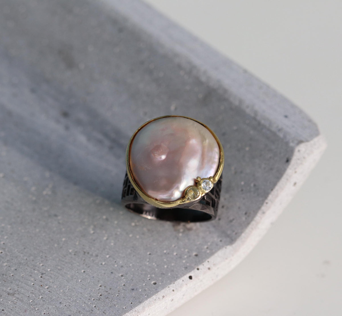 925 Sterling Silver Baroque Pearl Ring, texture close-up