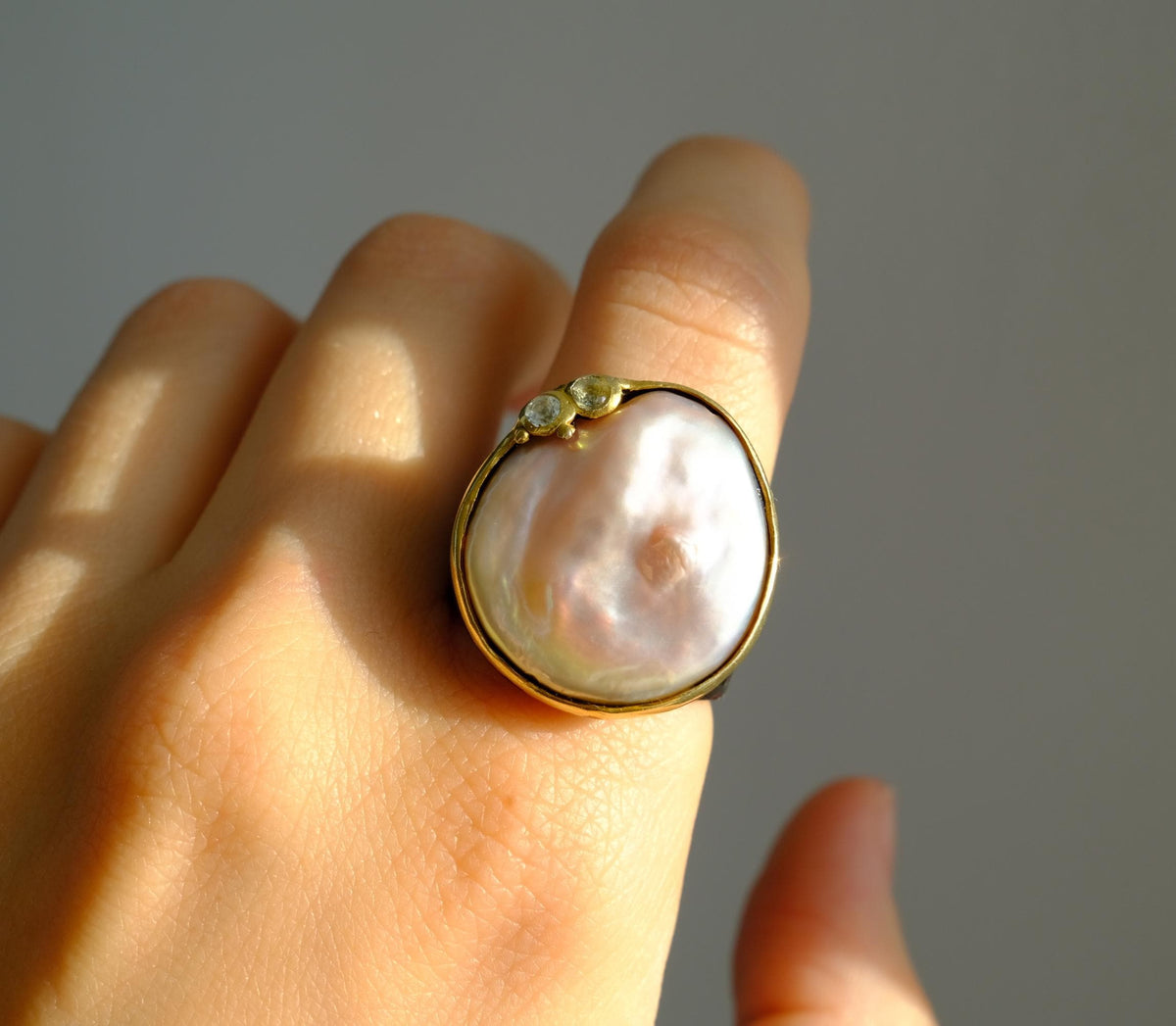 925 Sterling Silver Baroque Pearl Ring, close-up detail
