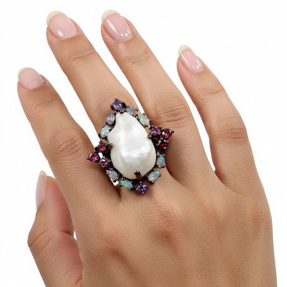 925 Sterling Silver Baroque Pearl Ring, close-up detail