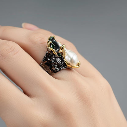 925 Sterling Silver Baroque Pearl Ring, close-up detail