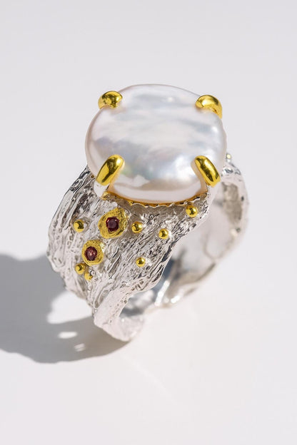 925 Sterling Silver Baroque Pearl Ring, texture close-up