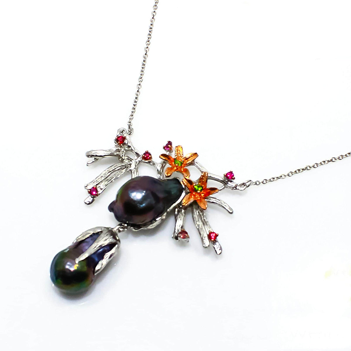 925 Sterling Silver Black Pearl Necklace, pendant detail