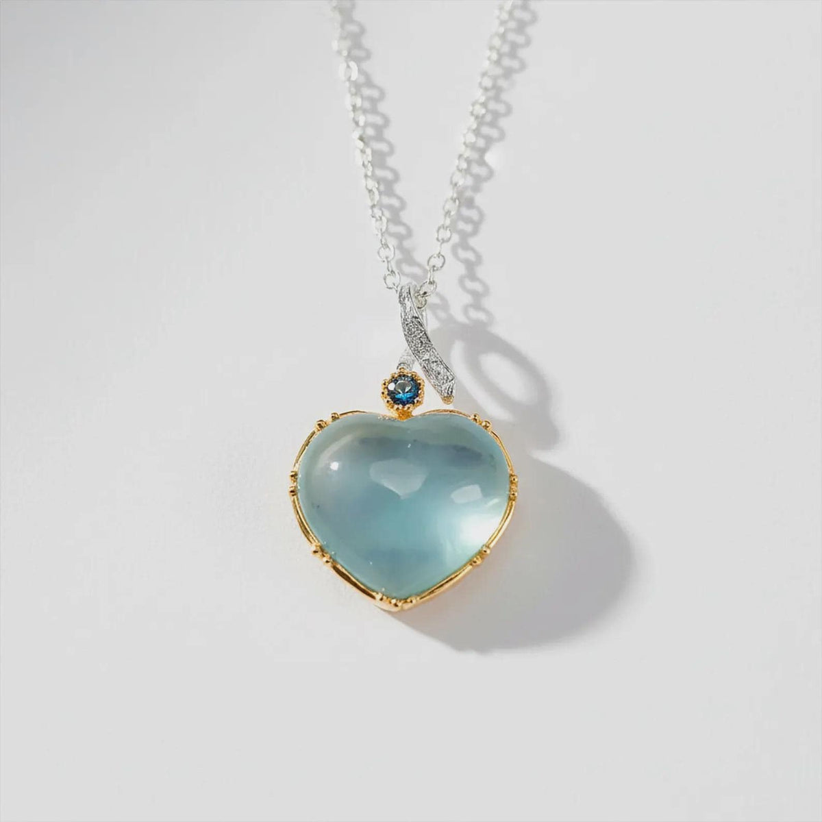 925 Sterling Silver Blue Aquamarine Necklace, close-up detail