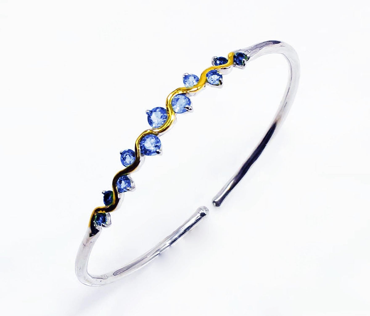 925 Sterling Silver Blue Sapphire Cuff Bracelet, texture close-up