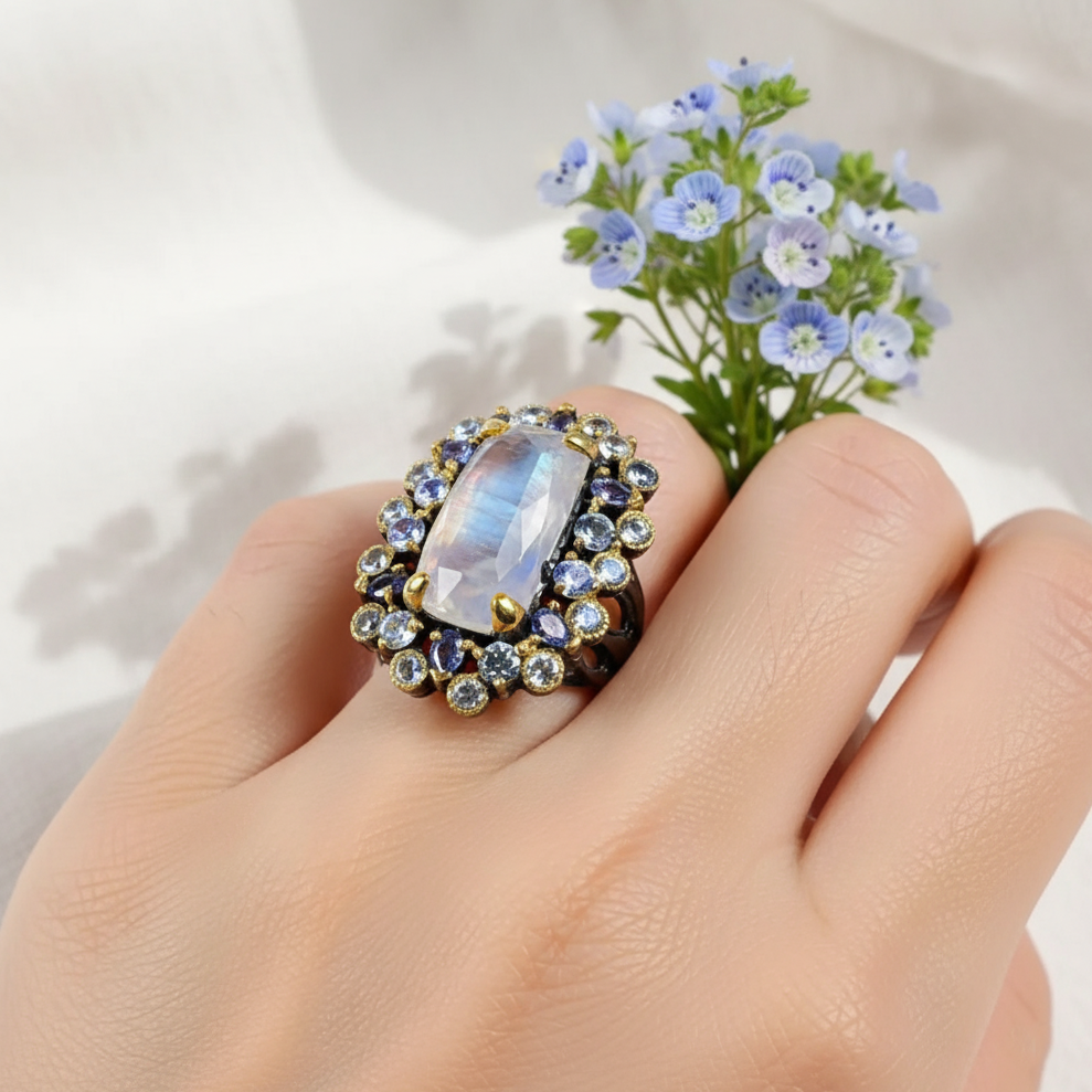 925 Sterling Silver Moonstone Ring, band detail