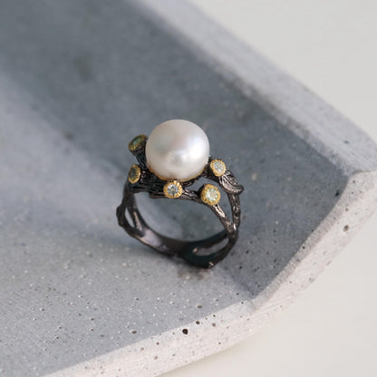 925 Sterling Silver Freshwater Pearl Ring, texture close-up