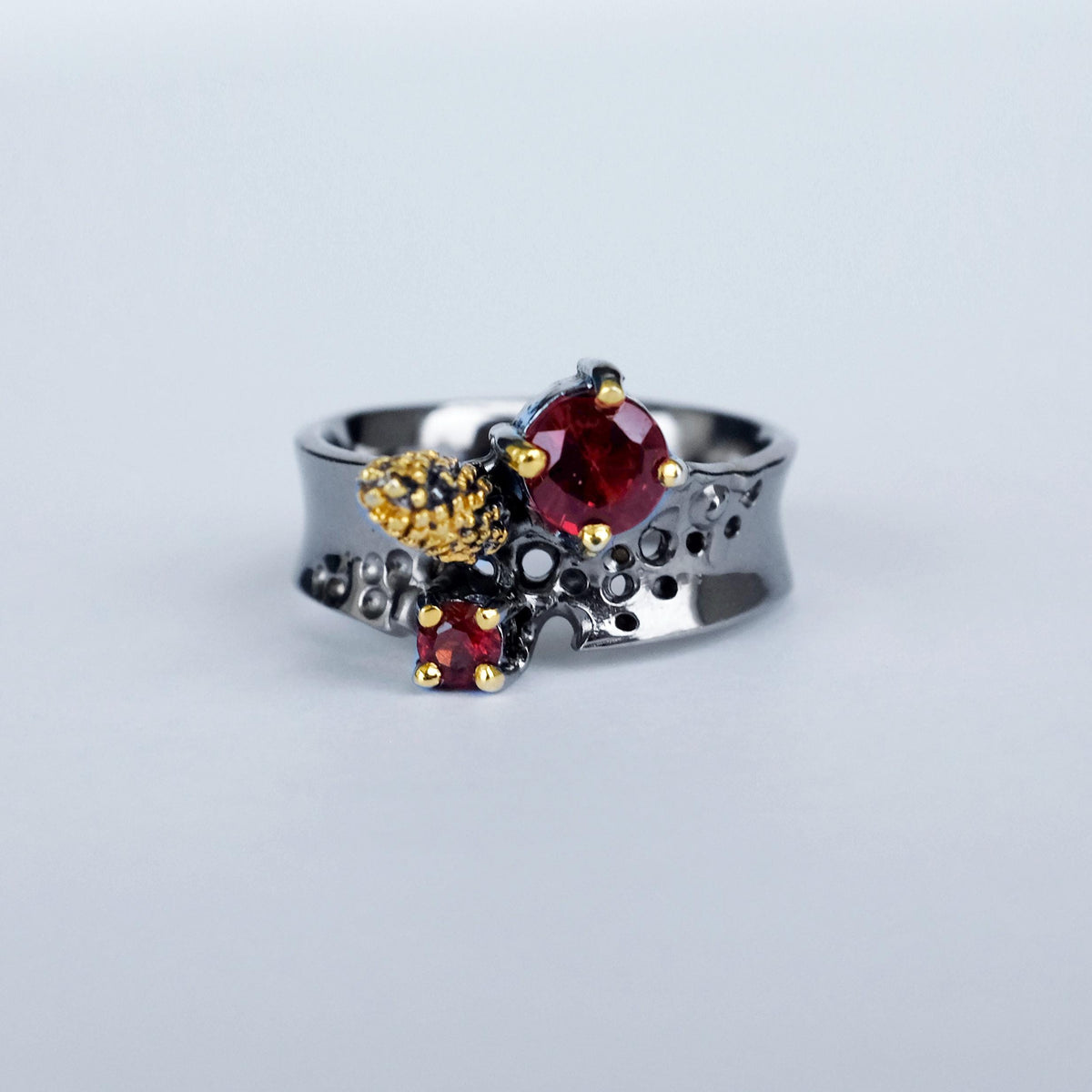 925 Sterling Silver Garnet Ring, setting detail