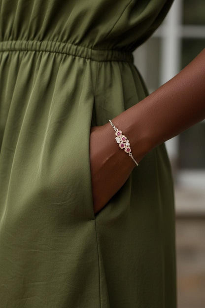 925 Sterling Silver Garnet Chain Bracelet, close-up detail