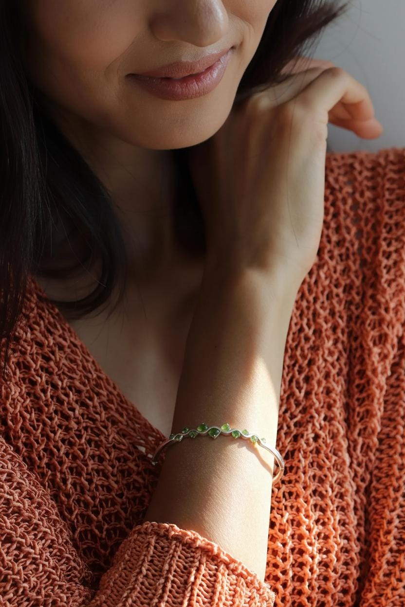 925 Sterling Silver Green Peridot Cuff Bracelet, link or setting detail