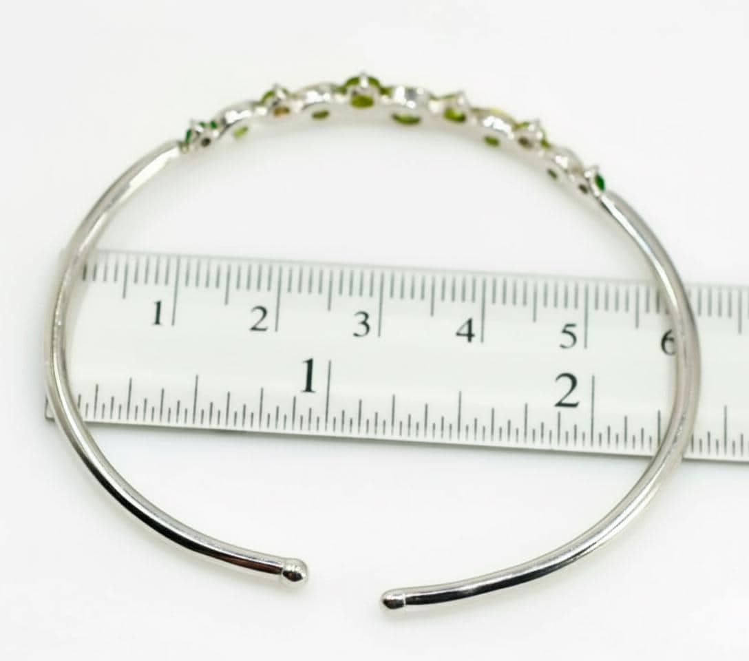 925 Sterling Silver Green Peridot Cuff Bracelet, clasp detail