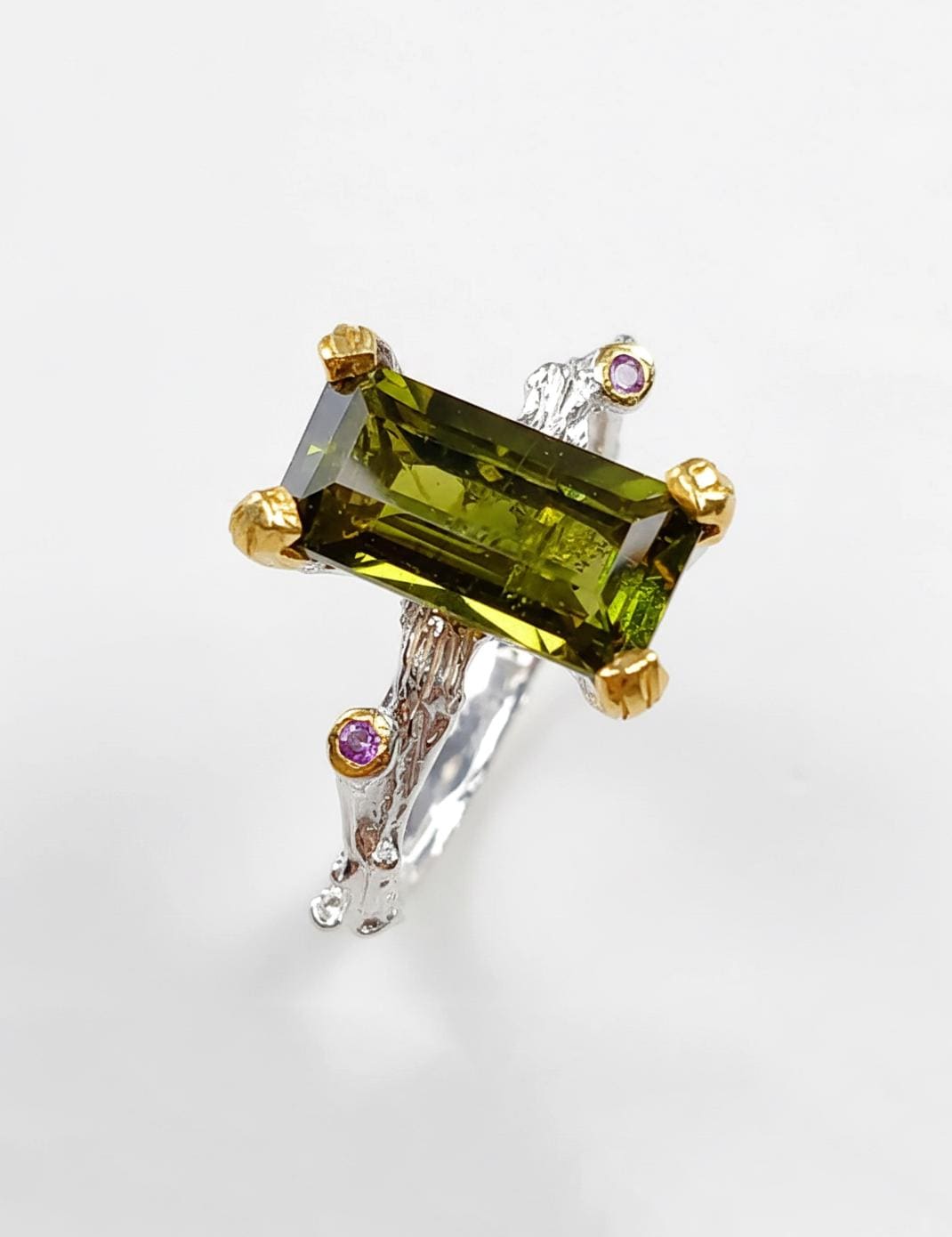 925 Sterling Silver Green Tourmaline Ring, texture close-up