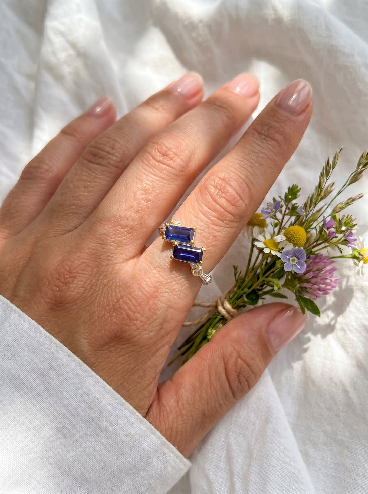 925 Sterling Silver Blue Iolite Ring, setting detail