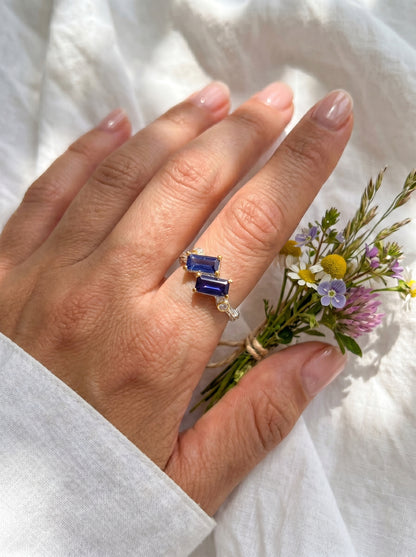925 Sterling Silver Blue Iolite Ring, setting detail