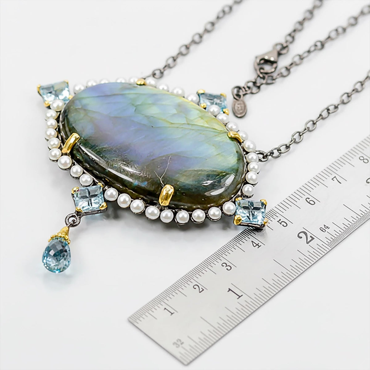 925 Sterling Silver Blue Labradorite Necklace, pendant detail