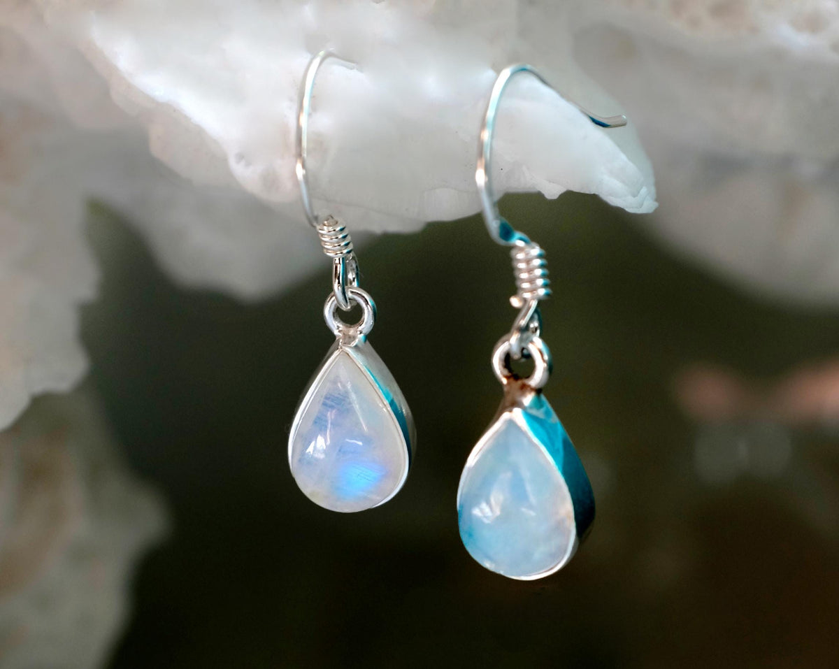 925 Sterling Silver Moonstone Earrings, stone or metal detail