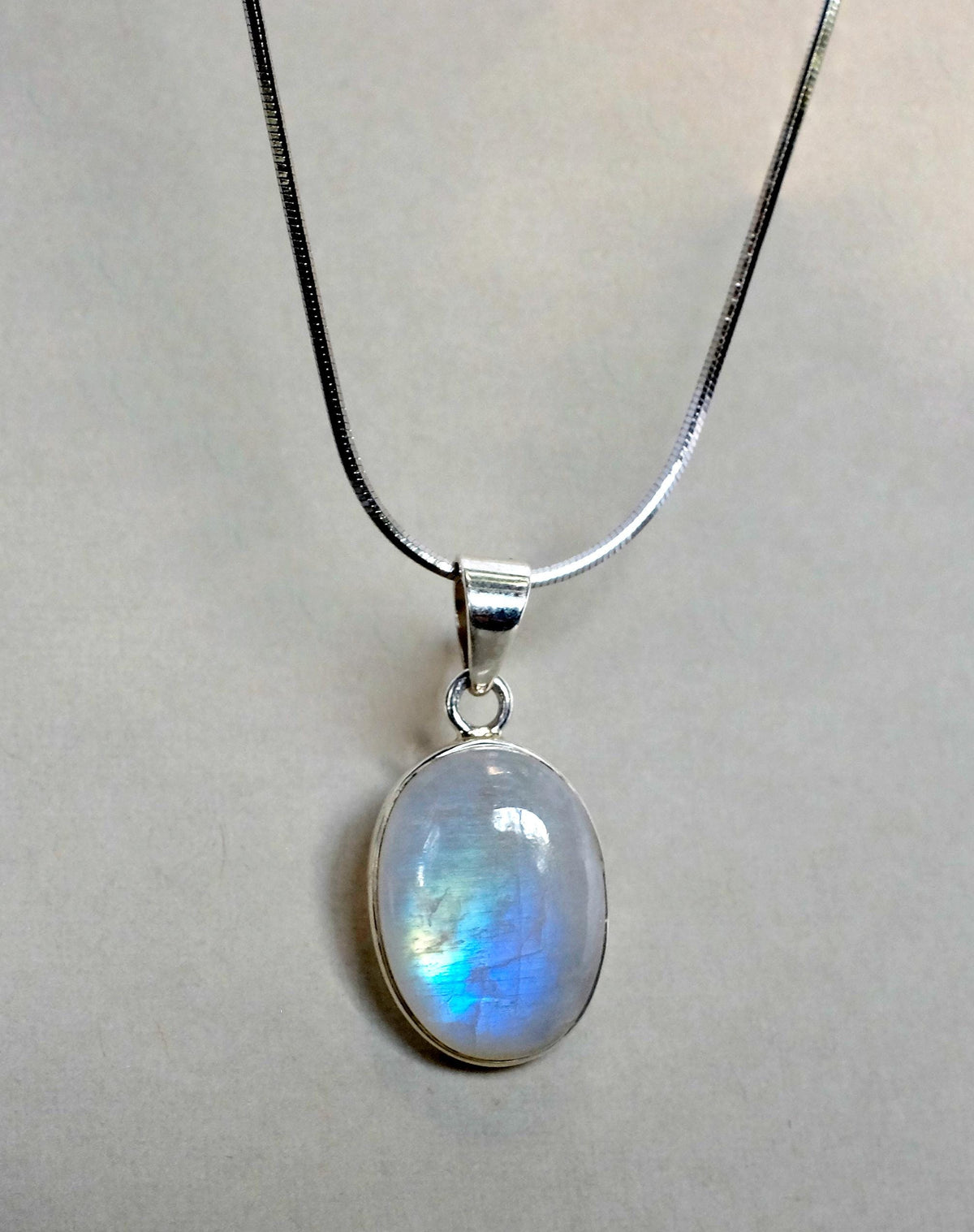 925 Sterling Silver Moonstone Necklace, chain detail