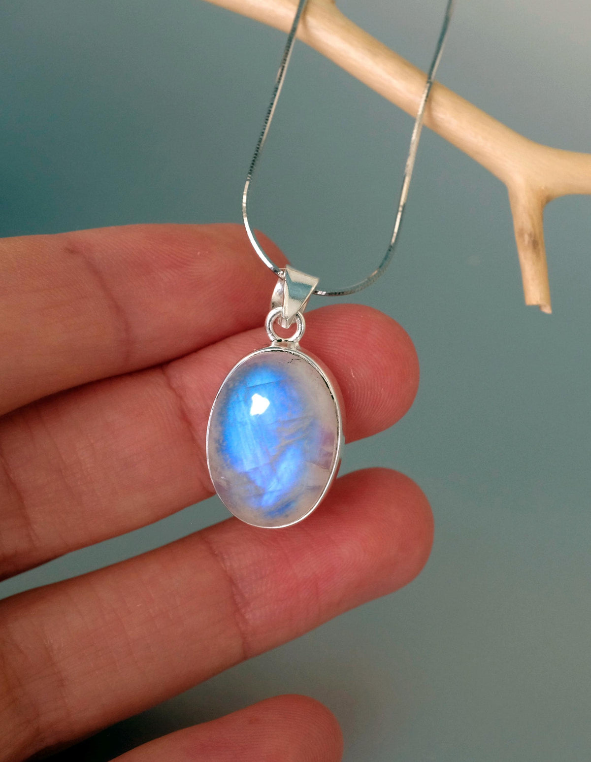 925 Sterling Silver Oval Moonstone Necklace, pendant detail