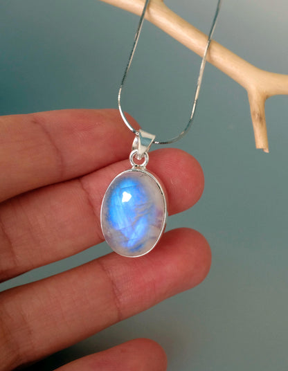 925 Sterling Silver Oval Moonstone Necklace, pendant detail