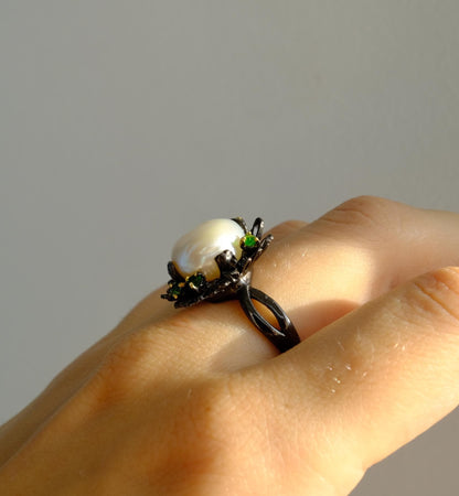 925 Sterling Silver Pearl Flower Ring, setting detail