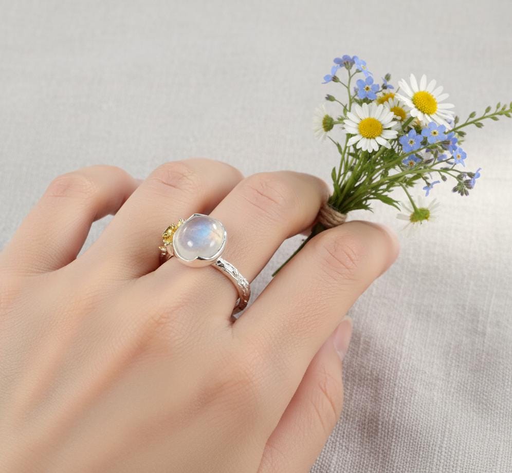 925 Sterling Silver Rainbow Moonstone Ring, close-up detail