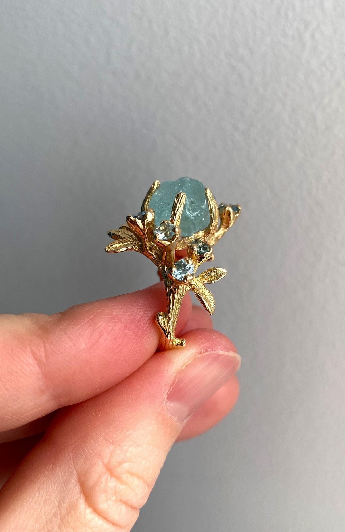 14K Solid Gold Raw Aquamarine Ring, close-up detail