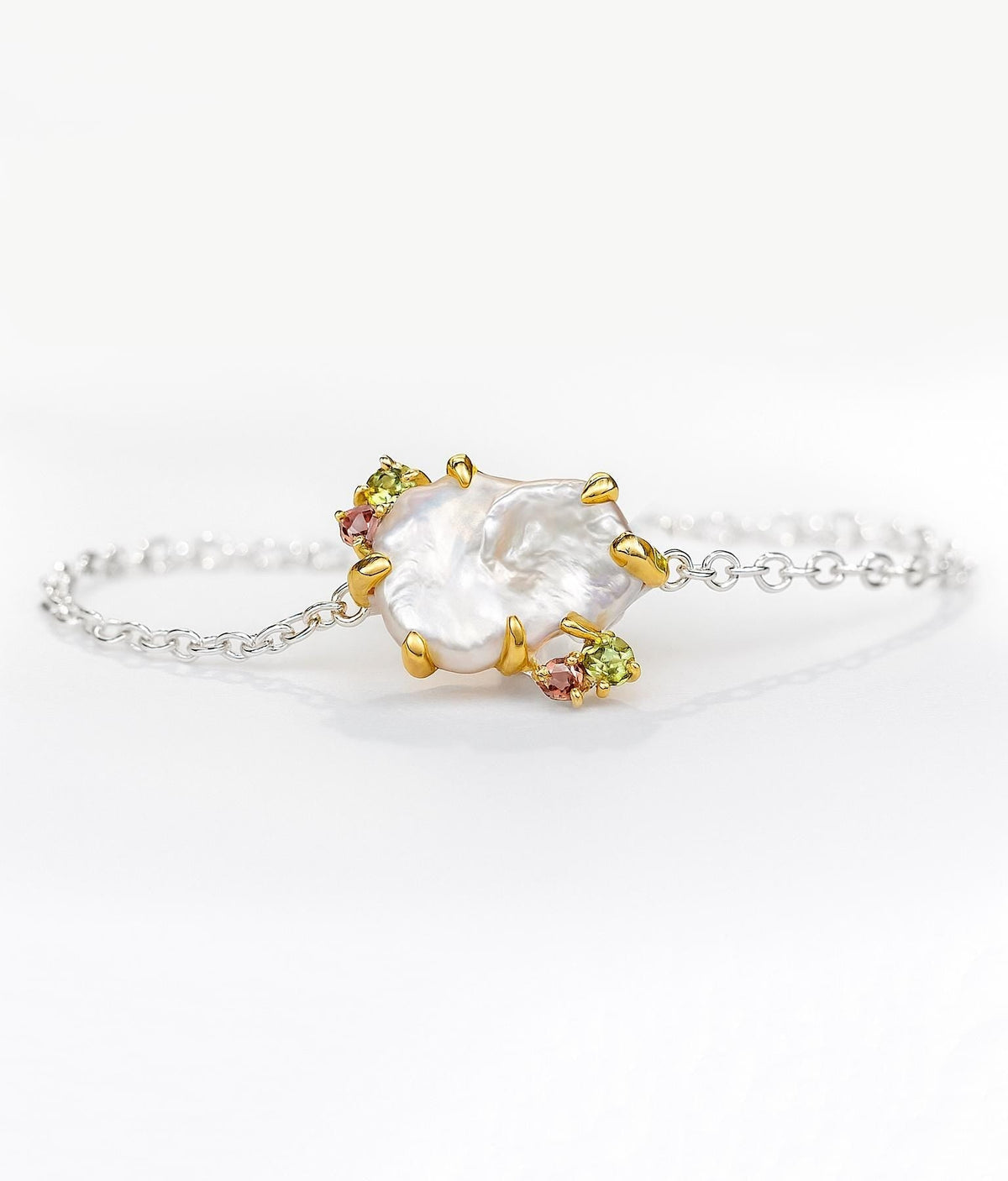 925 Sterling Silver Pearl Bracelet, close-up detail