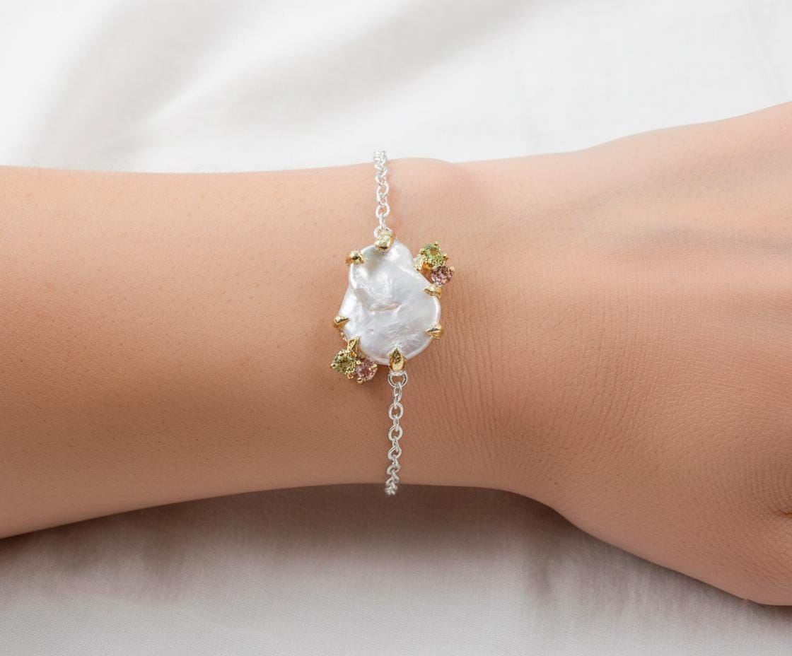 925 Sterling Silver Pearl Bracelet, texture close-up