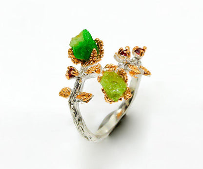 925 Sterling Silver Raw Green Peridot Ring, setting detail