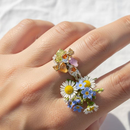 925 Silver Raw Colorful Peridot Sapphire Ring, close-up detail