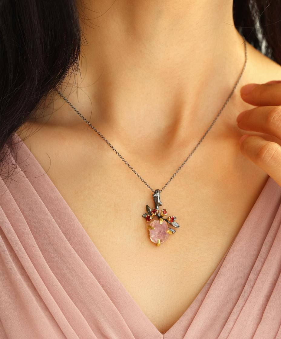 925 Sterling Silver Raw Pink Morganite Necklace, close-up detail